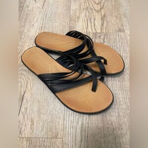 boc Women's Black and Tan Sandals